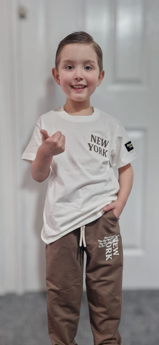 Boy New York 2-Piece Set – Cool & Stylish with Large Back Design